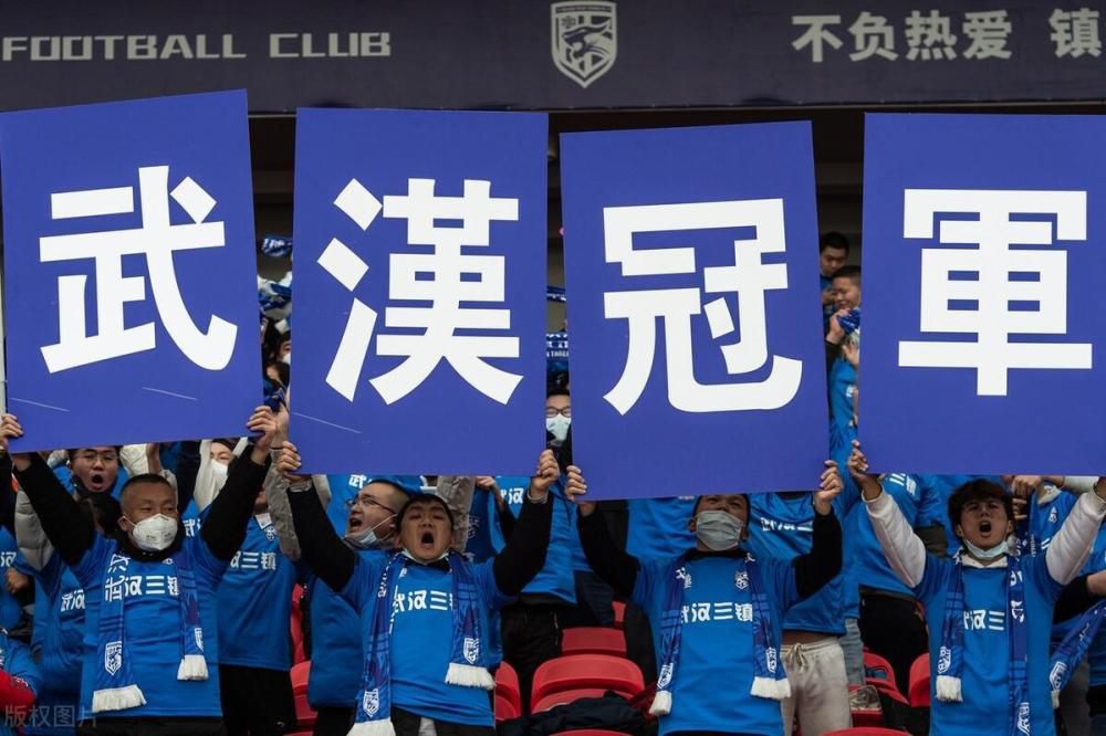 叶辰点了点头，又道：还有，到时候，宴会厅周围五百米，不允许有任何外人靠近，所有参加拍卖的人员，在进场前必须接受全方位的安检，一定要确保没有任何人携带任何摄影与录音设备，一旦发现任何人私藏相关设备的，立刻剥夺他参加拍卖会的权力，把人赶出去。